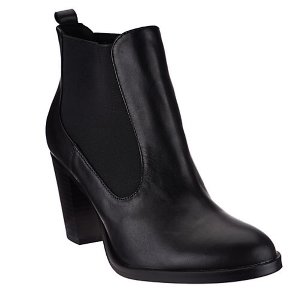 Isaac Mizrahi Shoes - Isaac Mizrahi Leather Bootie with Goring